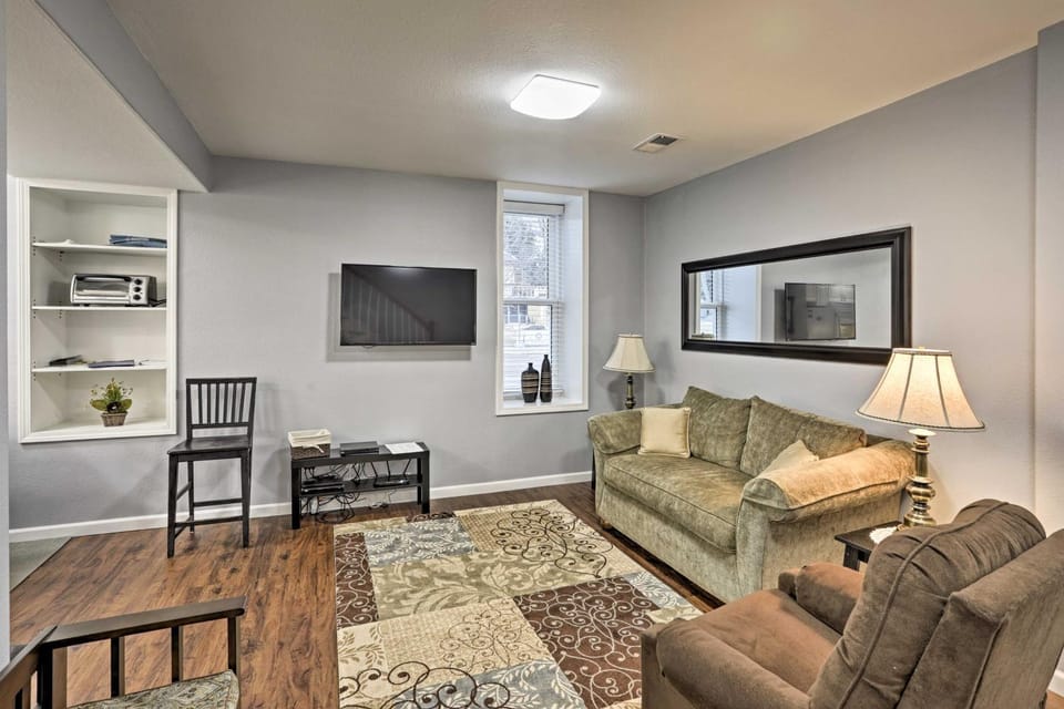 Historic Laramie Condo - 3 Blocks to Downtown & UW House in Laramie