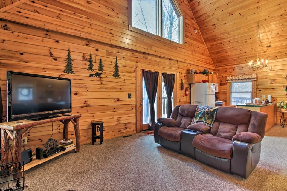 Rustic Sevierville Cabin with Covered Porch! Cabin in Sevierville