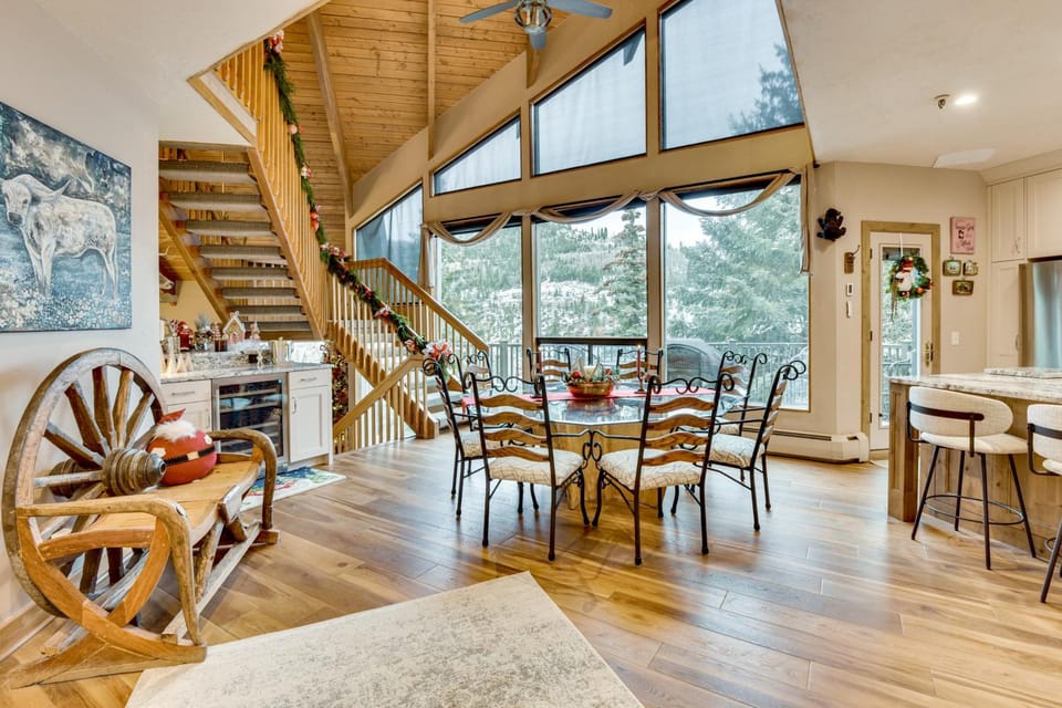 Hot Tub, Sauna & Deck w/ Mtn Views: Park City Home House in Park City