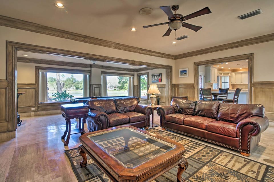 Private Pool: Lakefront Harlingen Home House in Harlingen