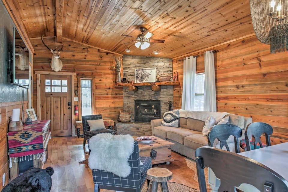 Ruidoso Log Cabin Retreat - Peaceful & Convenient Cabin in Ruidoso