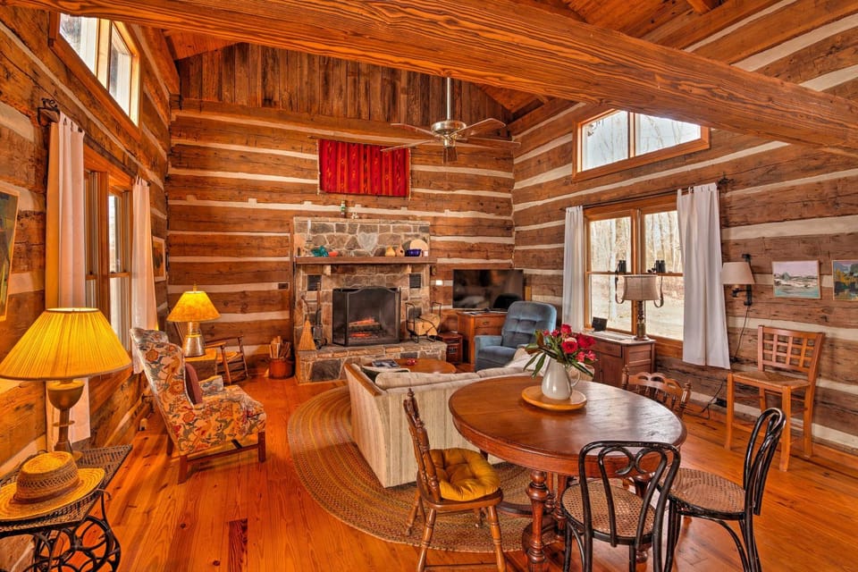 Cozy Cumberland Mountain Cabin w/ Stunning Views! Cabin in Tennessee