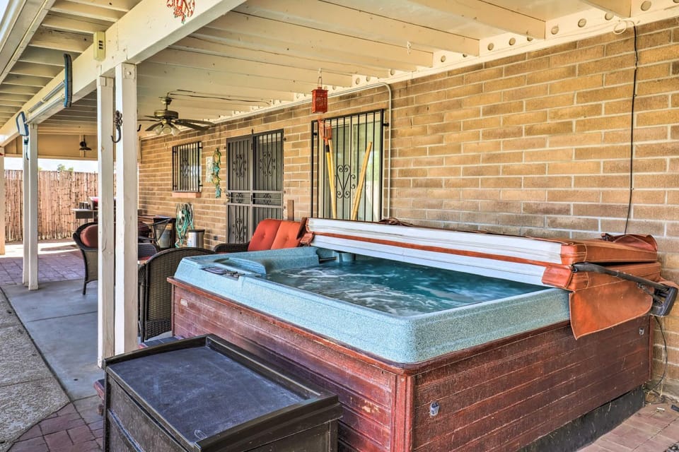 Pet-Friendly Tucson Home w/ Heated Pool & Hot Tub House in Tucson