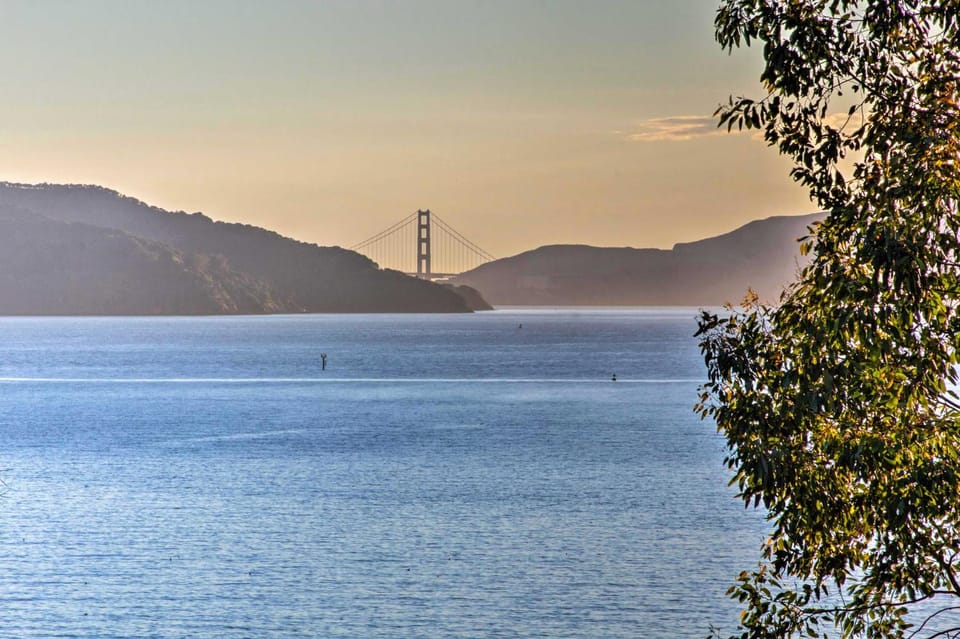 Walk to Keller Beach Waterfront Studio with Hot Tub Apartment in Point Richmond