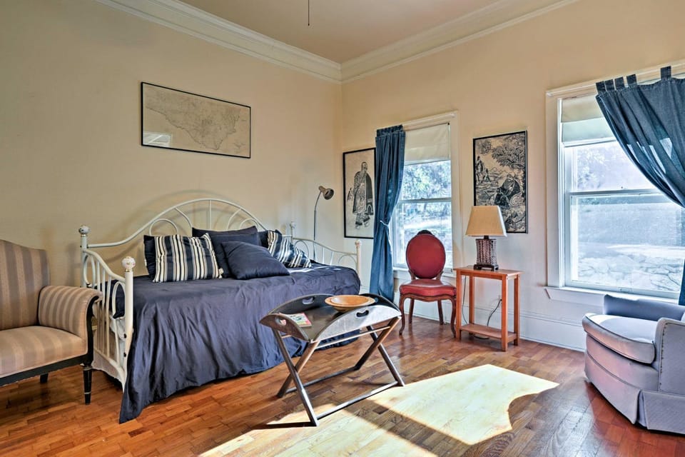 Cottage on Bulverde Ranch with Pool and Farm Access! House in Bulverde