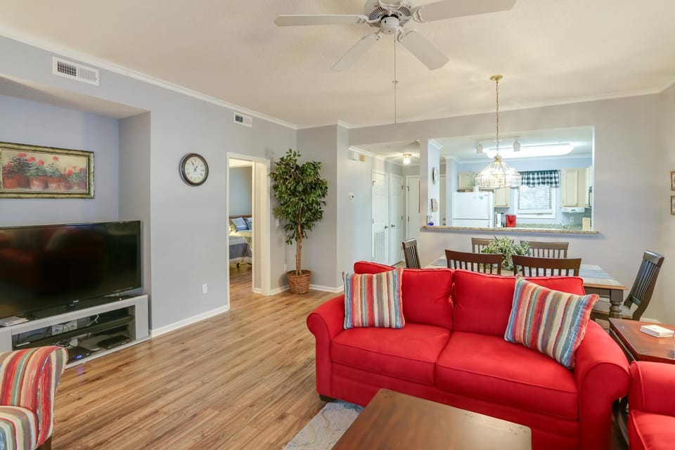 Swim, Golf & Relax: Myrtle Beach Unit in Tidewater House in North Myrtle Beach