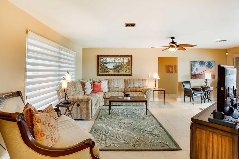 Canalfront Home w/ Private Dock in Cape Coral House in Cape Coral