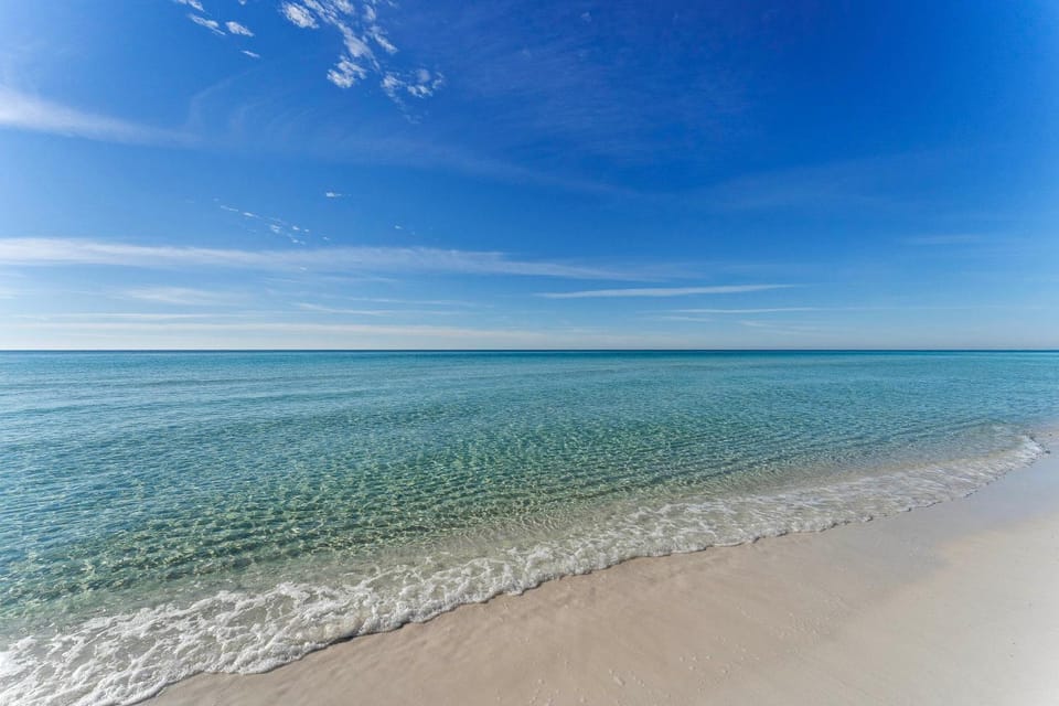 Miramar Beach Retreat - Beachfront & Poolside House in Miramar Beach