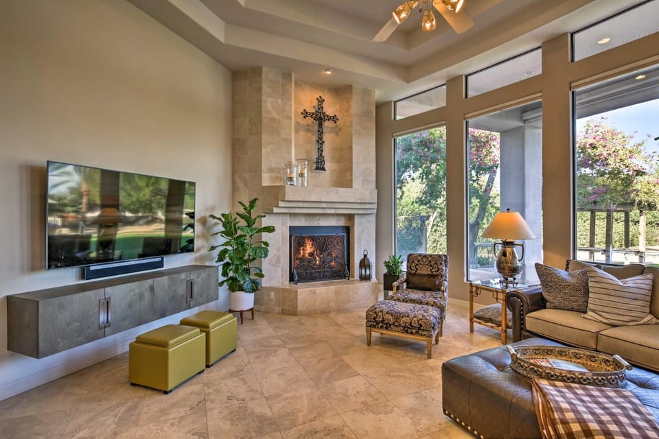 Lavish Paradise Valley Home w/ Sports Court & Pool House in Paradise Valley