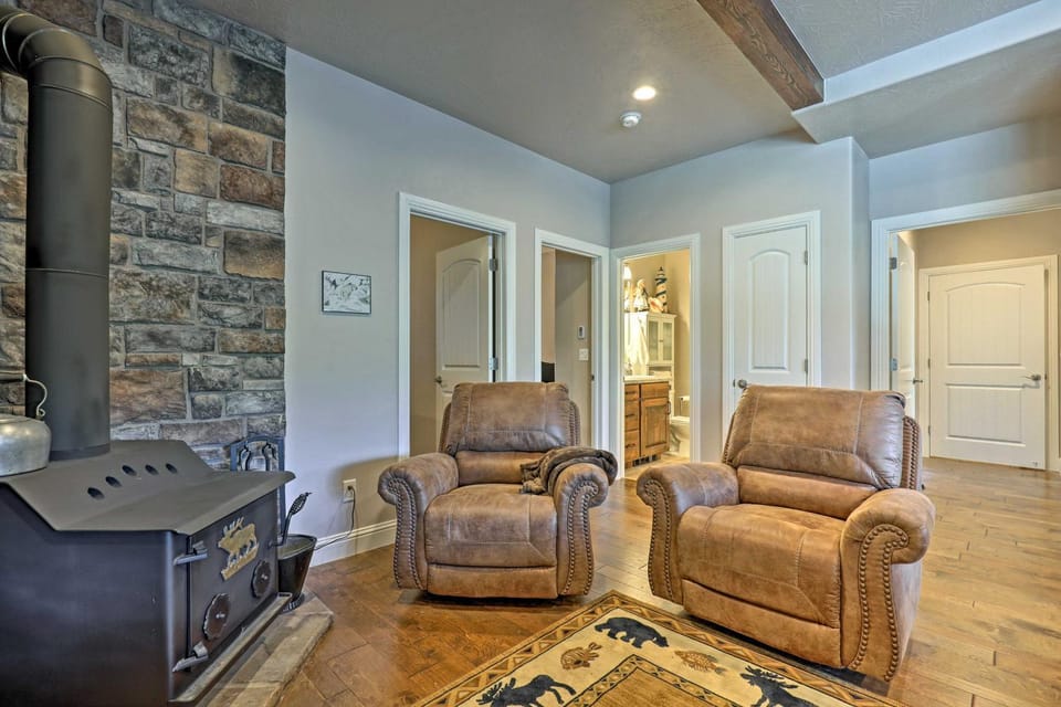 Mammoth Creek Apt. Between Bryce Canyon & Zion! Apartment in Mammoth Creek