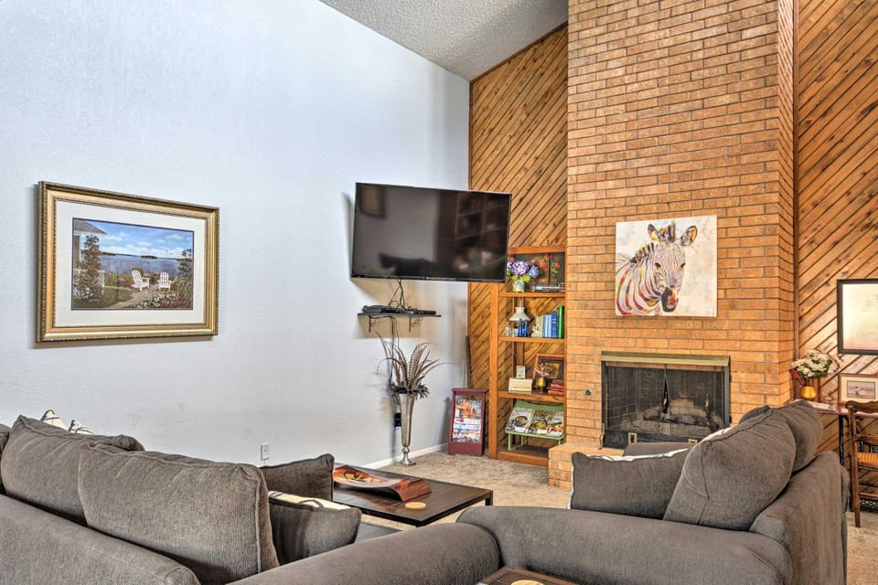 Lubbock Townhome w/ Grill Near TTU & Downtown! House in Lubbock