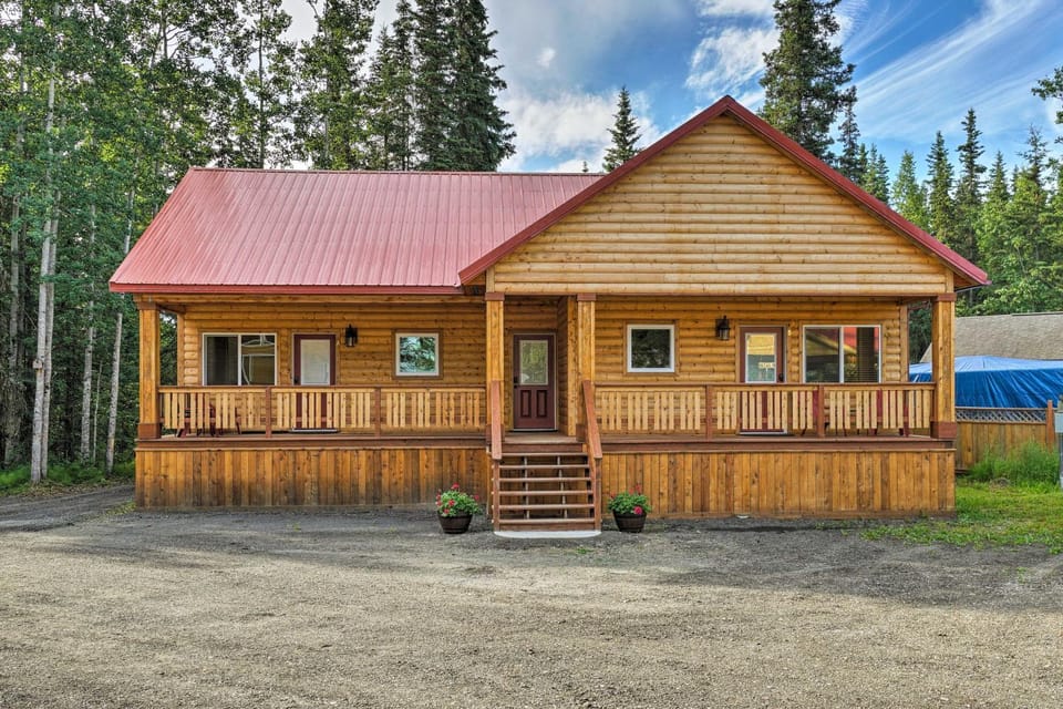 Soldotna Fishing Cabin ~ Half-Mi to Kenai River! Cabin in Ridgeway