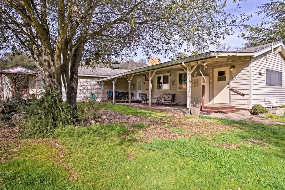 Cozy Home w/ Patio Near Yosemite National Park! House in Sierra Nevada