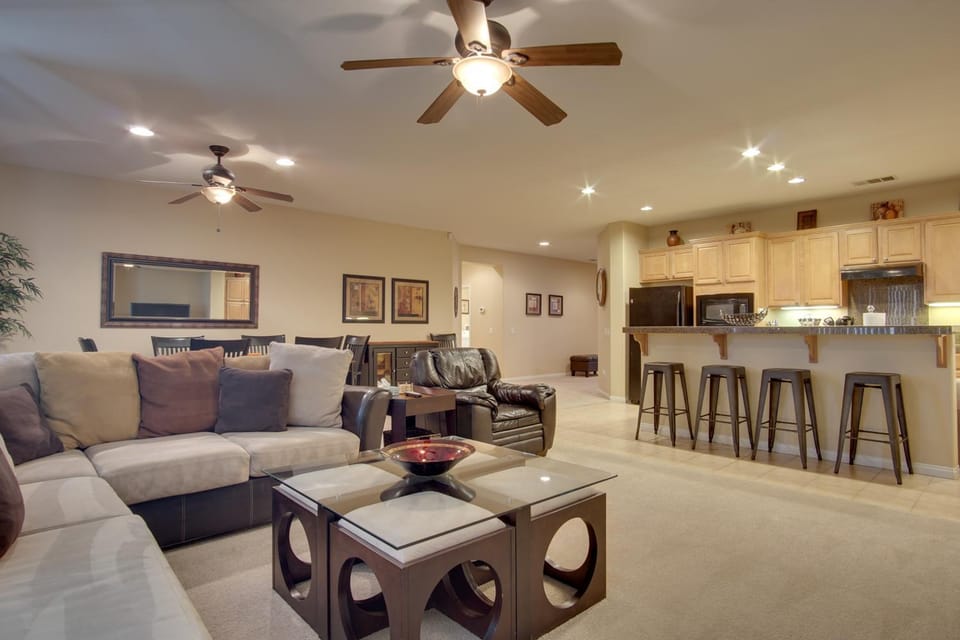 Indio Getaway w/ Private Pool & Putting Green House in Indio