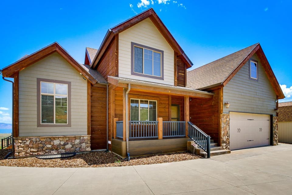 Private Beach Access! Luxe 7BR Bear Lake Cabin Cabin in Bear Lake