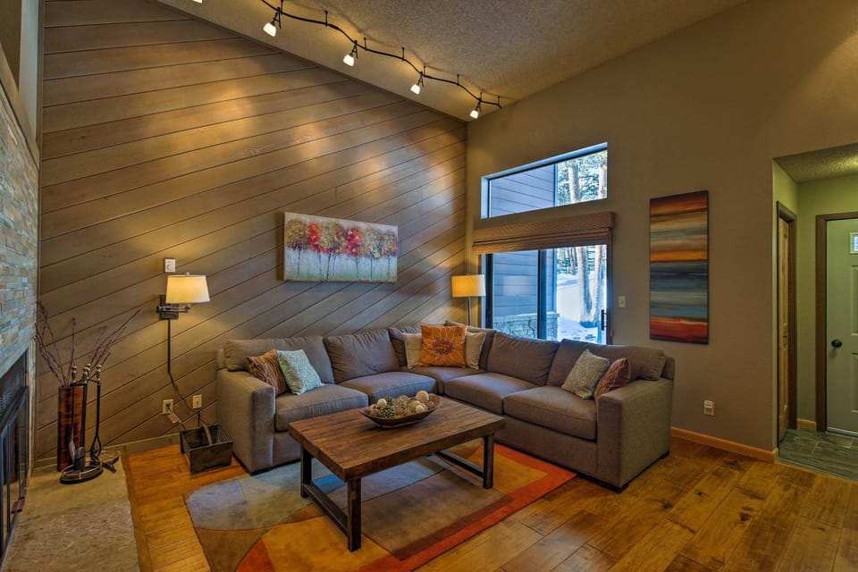 Ski-In Breckenridge Abode: Walk to Main St & Lifts House in Breckenridge