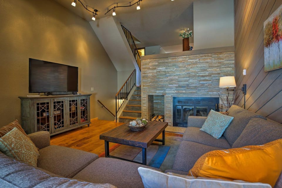 Ski-In Breckenridge Abode: Walk to Main St & Lifts House in Breckenridge