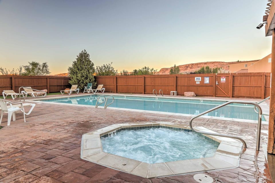 Moab Townhome w/ Pool Access + Stunning Mtn Views! House in Utah