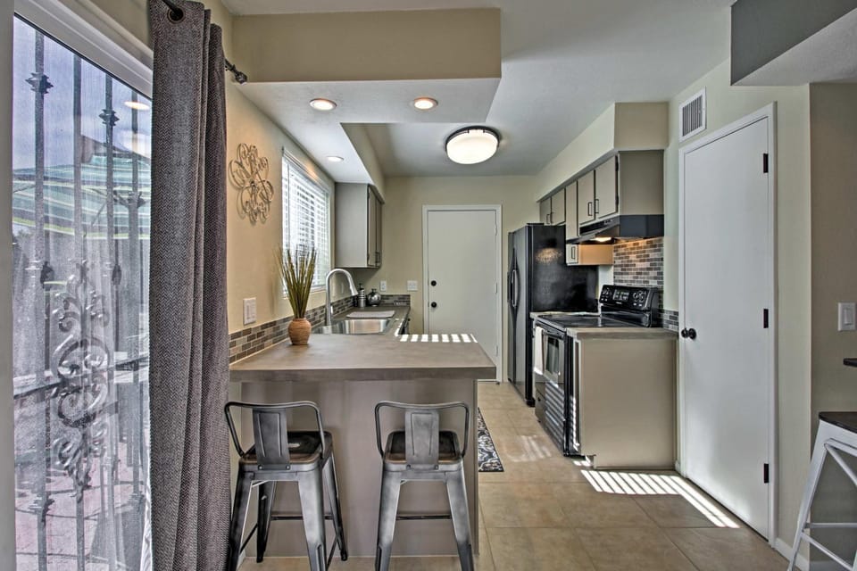 East Tucson Home w/ Backyard, Patio & Fire Pit House in Tanque Verde