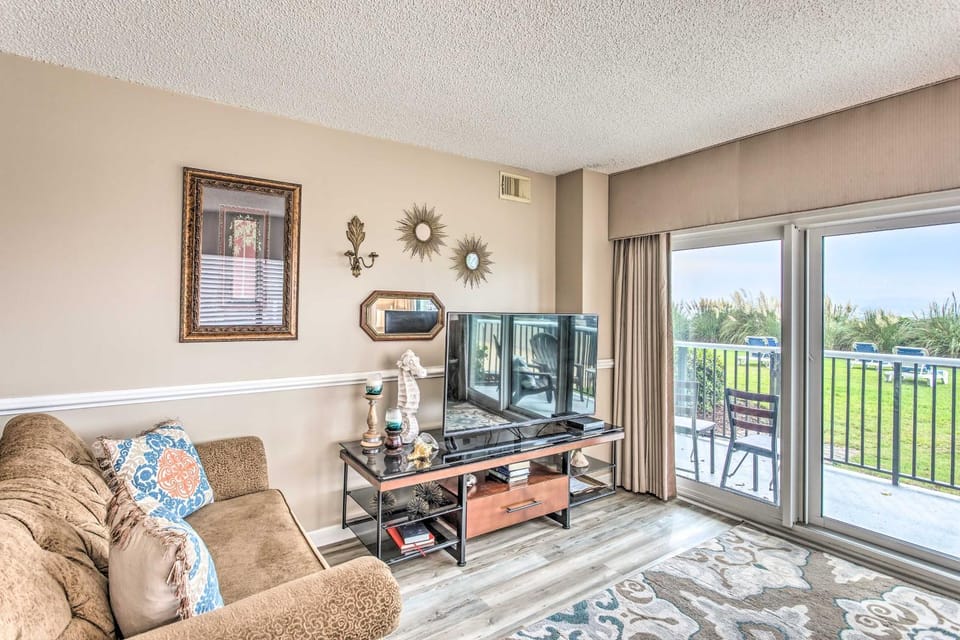 Pools, Patio & Stunning Views: Myrtle Beach Oasis House in Myrtle Beach