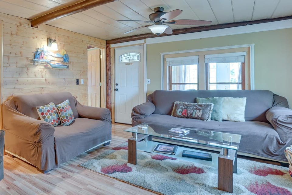Cozy Houghton Lake Vacation Rental w/ Fireplace! House in Houghton Lake