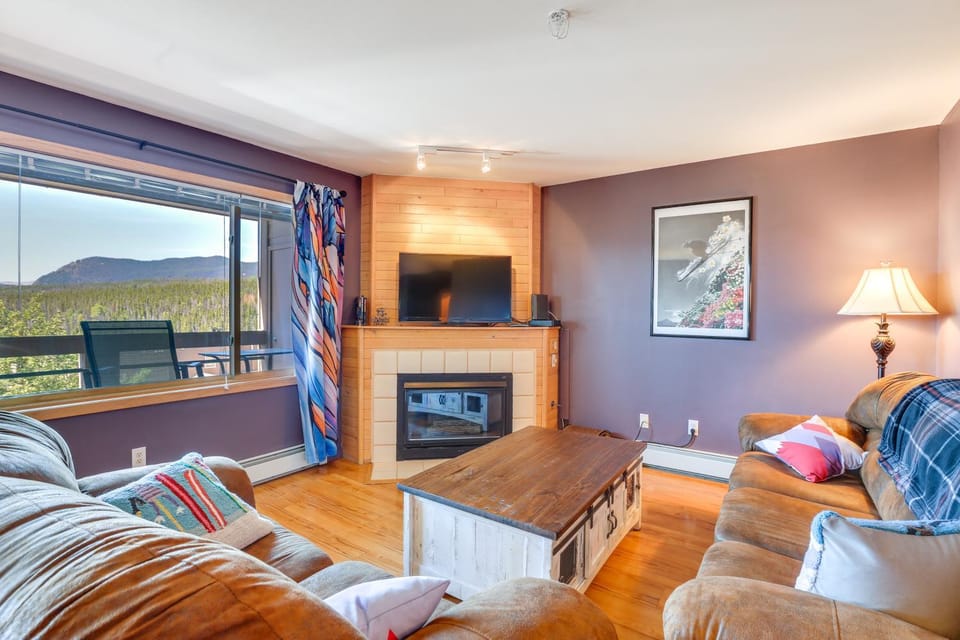 Stunning Mountain Views: Silverthorne Condo! House in Wildernest
