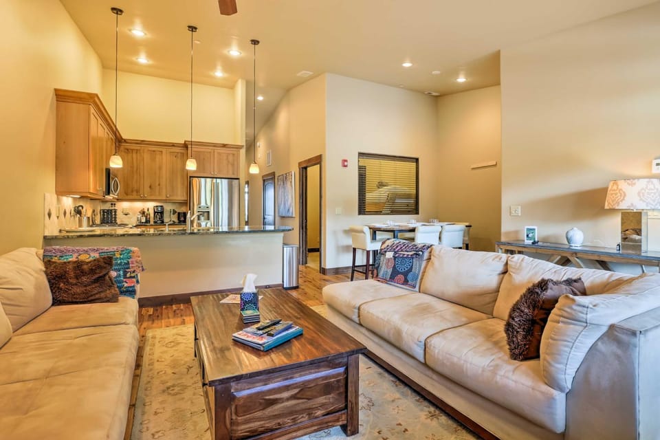 Elegant Frisco Condo w/ Private Hot Tub & Views! House in Frisco