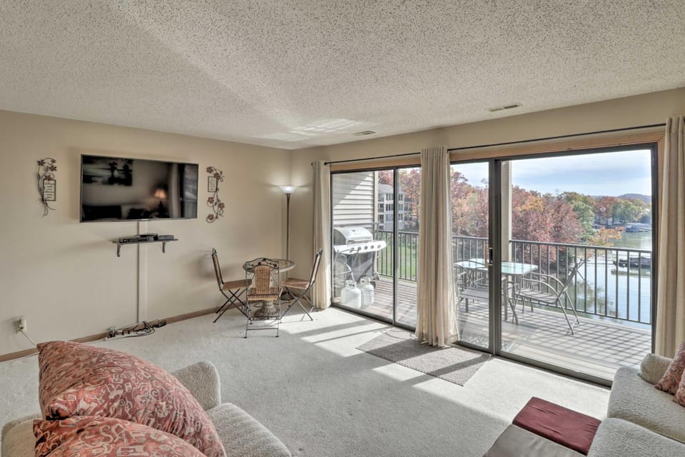 Pool + Fishing Docks: Couple's Lake Ozark Condo House in Lake of the Ozarks