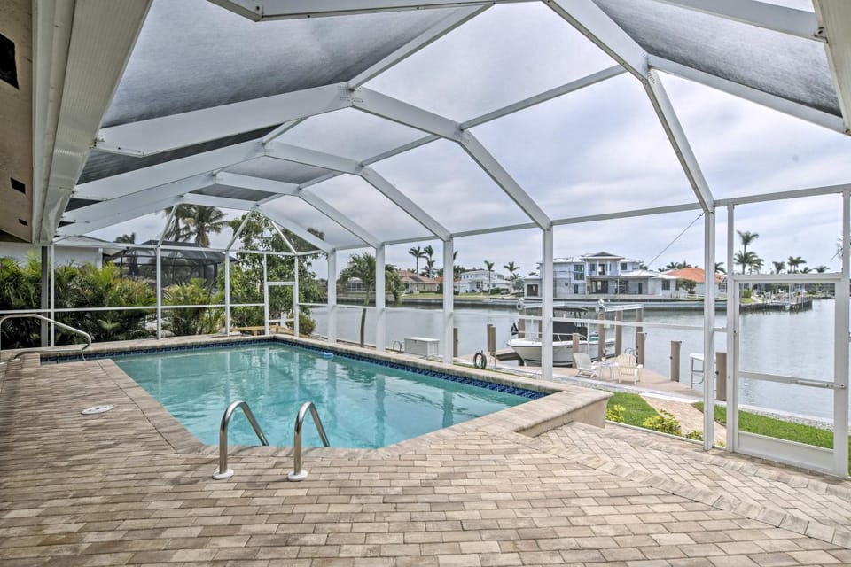 2 Mi to South Beach: Waterfront Home w/ Lanai! House in Marco Island