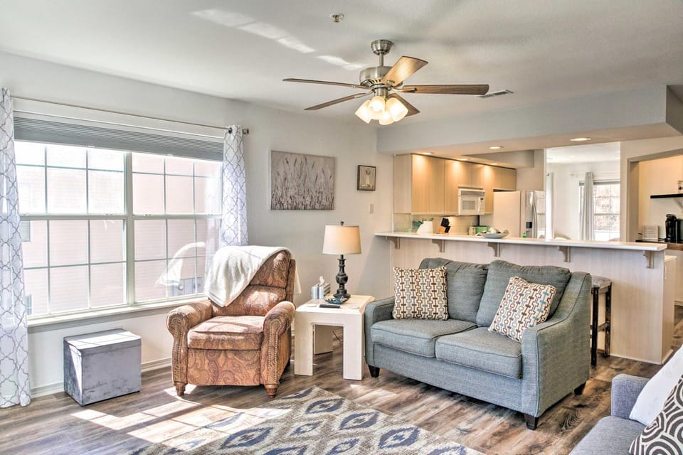 Branson Vacation Rental w/ Sunroom & Water Views House in Branson