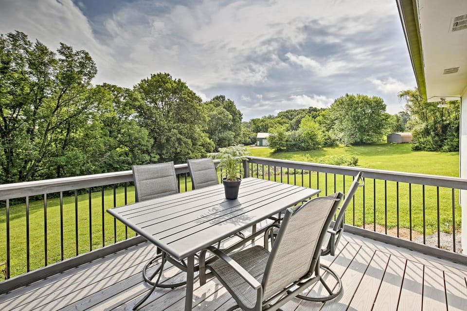 'Sunset Haven' Excelsior Springs Home on 3 Acres! House in Missouri