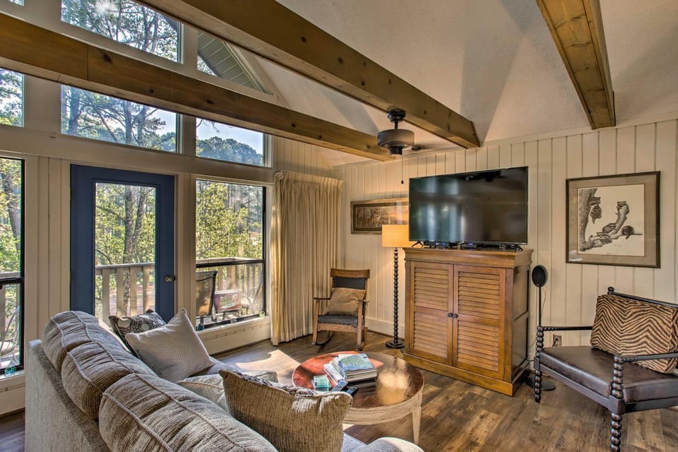 Keowee Keys Home w/ Mountains View & Lake Access! House in Lake Keowee
