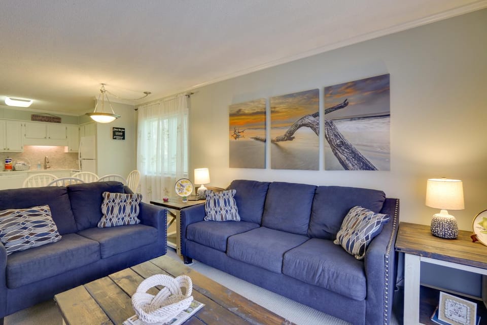 Walk to Pool & Beach: Hilton Head Island Condo! House in Hilton Head Island