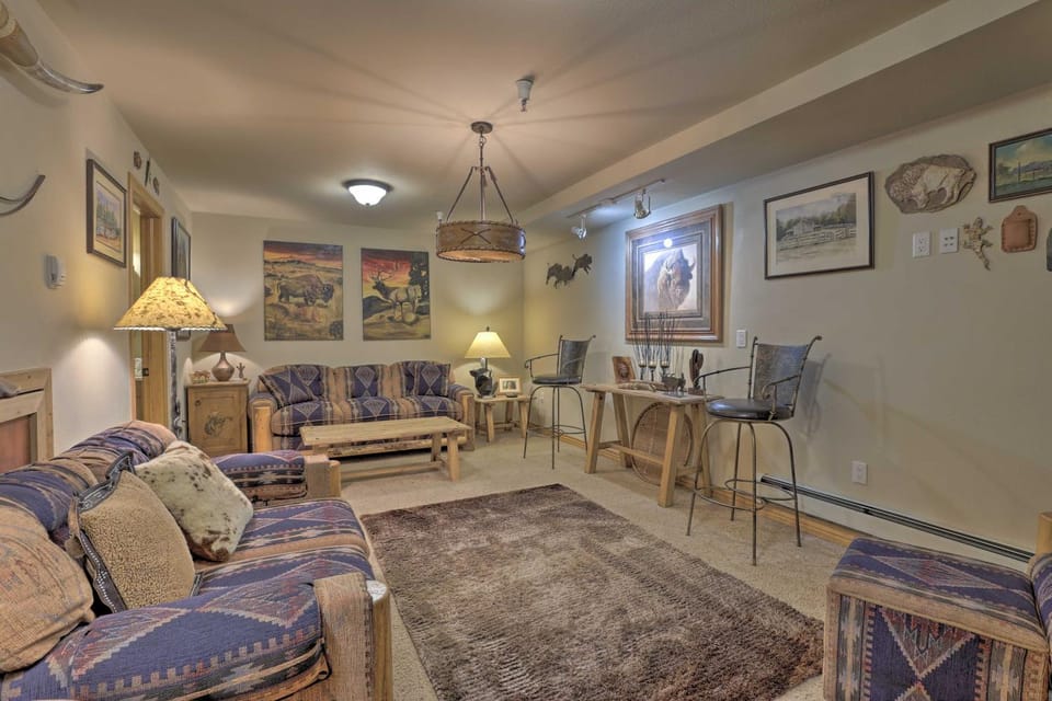 7 Mi to Copper Mtn: Condo w/ Deck & Stunning Views House in Frisco