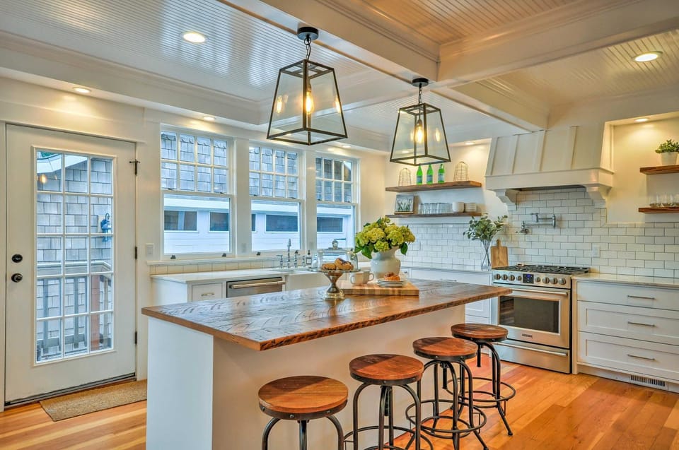 Historic Seaside Home Steps from Beach and Downtown! House in Seaside