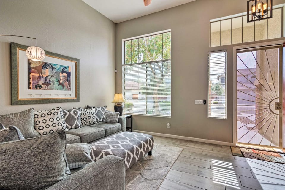 Group Fun in Glendale! Getaway w/ Private Pool House in Glendale