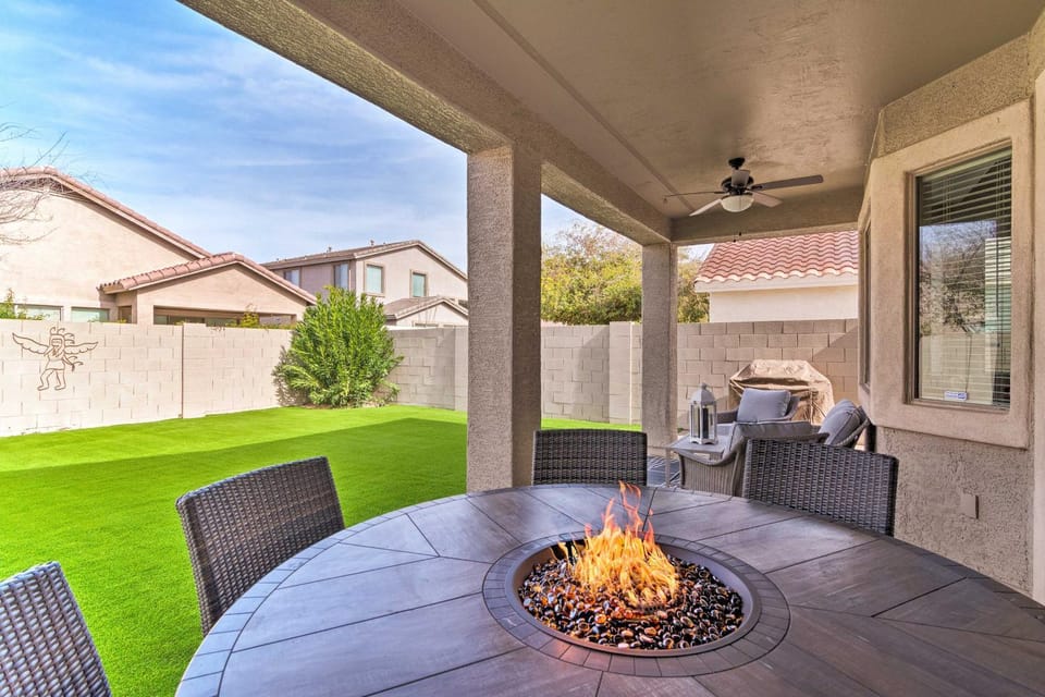 Group Fun in Glendale! Getaway w/ Private Pool House in Glendale