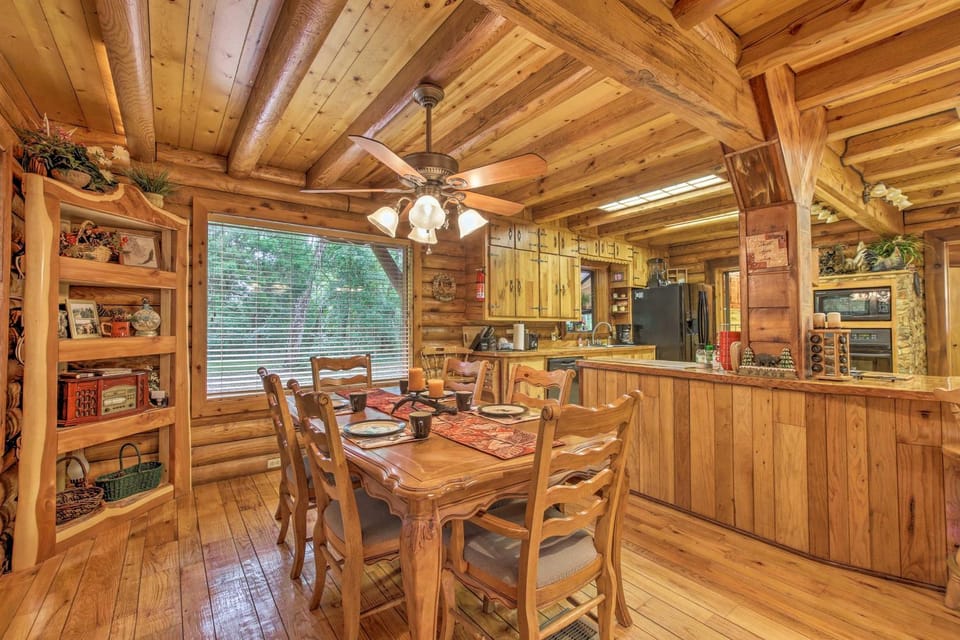 Log Cabin Sanctuary in Inverness w/ Furnished Deck Cabin in Florida