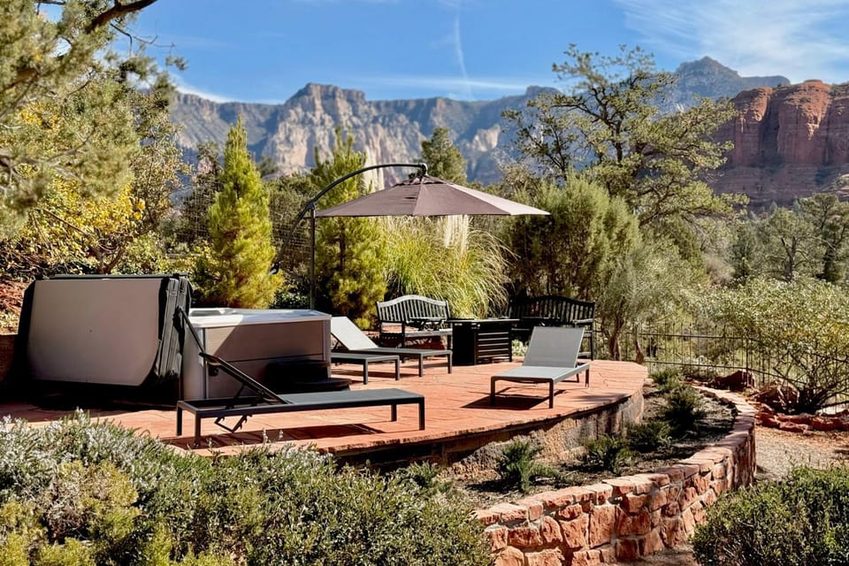 Stone Manor | Hot Tub Red Rock Views | Guest Suite House in Sedona