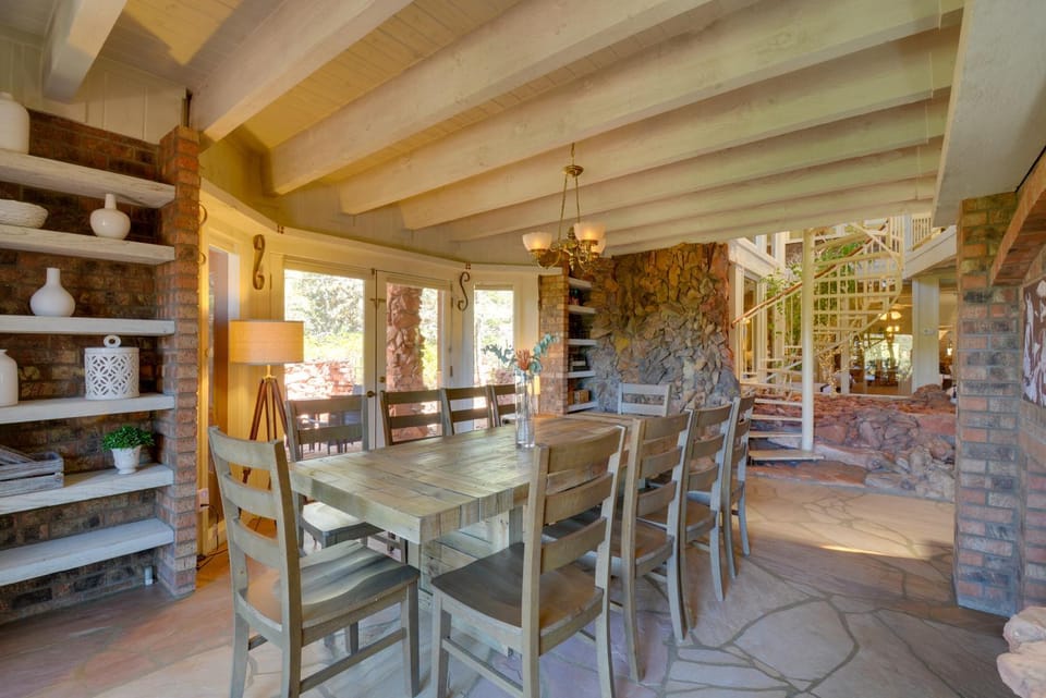 Unique Sedona Home with Hot Tub and Guest House House in Sedona