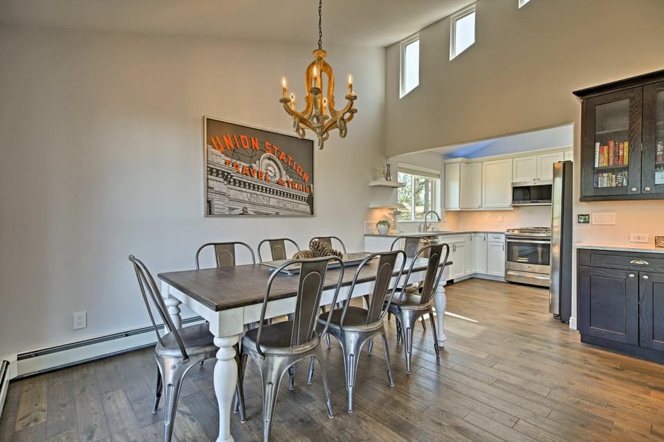 12 Mi to Red Rocks: Morrison Home w/ Deck House in Colorado