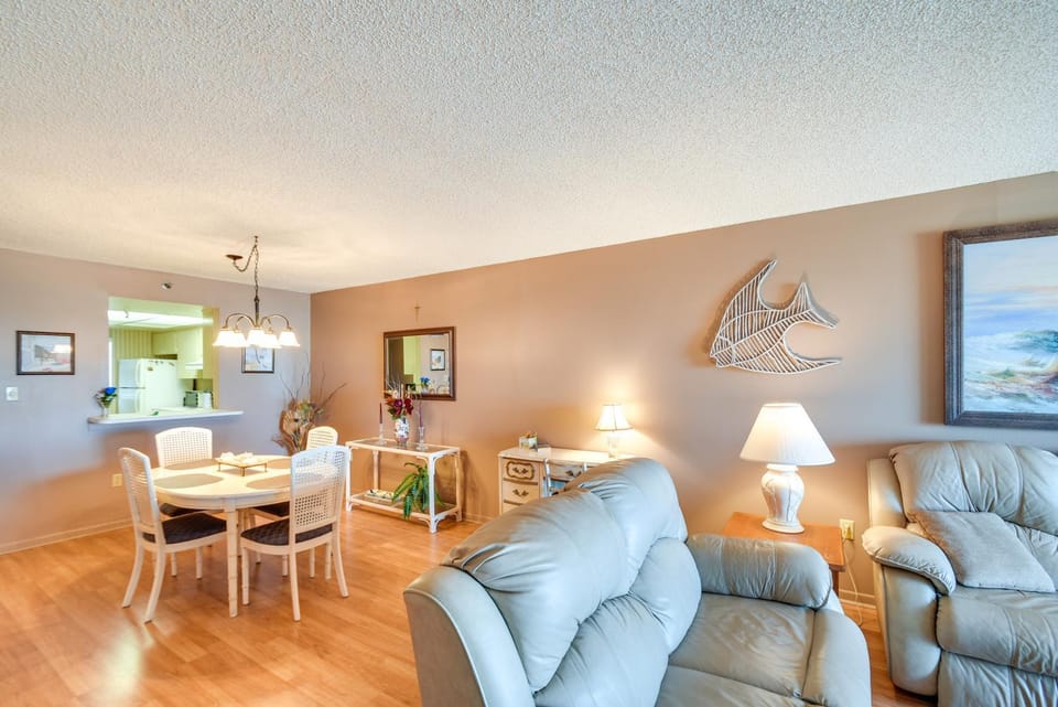 Walk to Madeira Beach: Coastal Condo w/ Balcony House in Madeira Beach