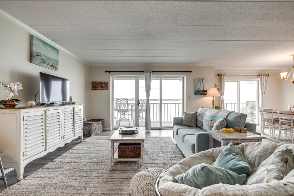 Pool & Boardwalk Access: Bayfront Ocean City Condo House in Ocean City
