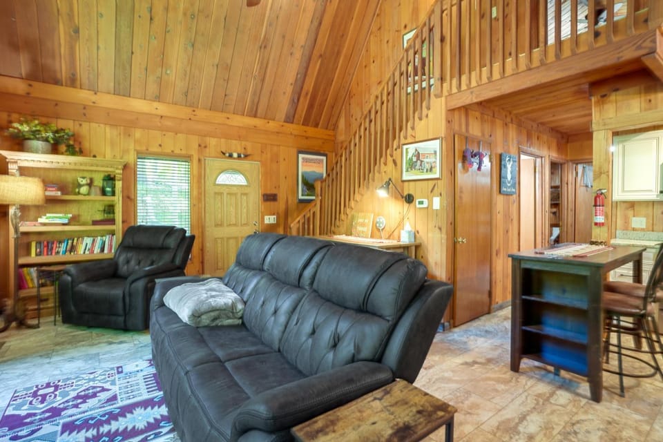 Cozy Cabin Near Massanutten Resort & Water Park! Cabin in Massanutten