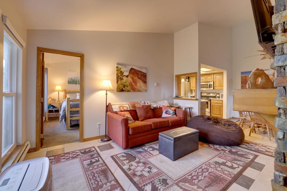 Ski-In/Ski-Out Brian Head Condo w/ Pool Access! House in Brian Head
