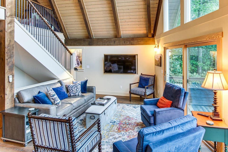 Stunning Blue Ridge Mtn Views! Brevard Chalet House in Tennessee
