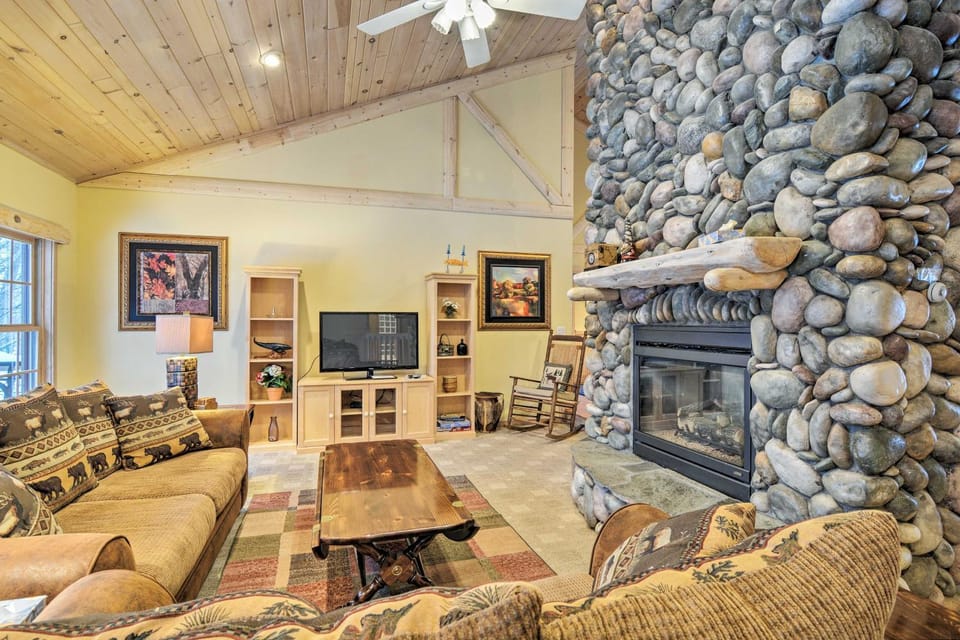 2 Mi to Schuss Mtn! Northern Retreat w/ Game Room House in Michigan