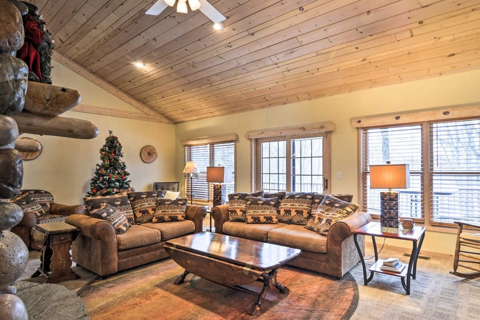 2 Mi to Schuss Mtn! Northern Retreat w/ Game Room House in Michigan