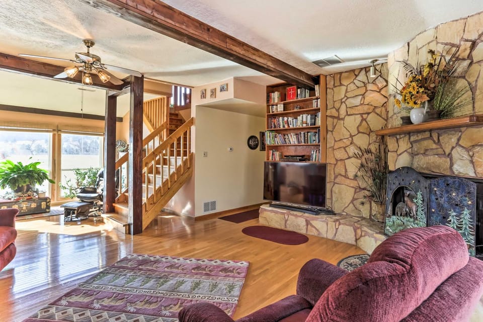South Dakota Vacation Rental Near Mount Rushmore House in East Custer