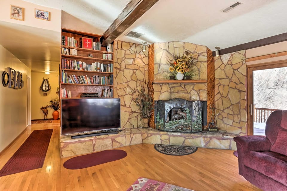 South Dakota Vacation Rental Near Mount Rushmore House in East Custer